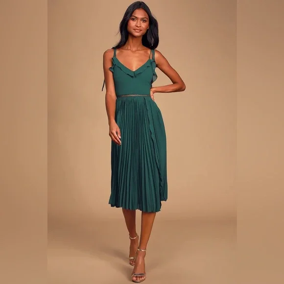 Lulus- Never a Dull Moment Emerald Green Tie-Strap Pleated Midi Dress